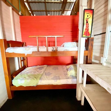 Hostal Paraiso Isla Mucura Luaran gambar