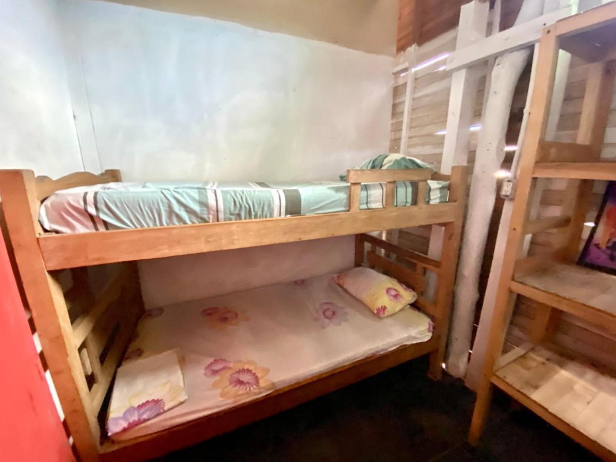Hostal Paraiso Isla Mucura Bilik gambar