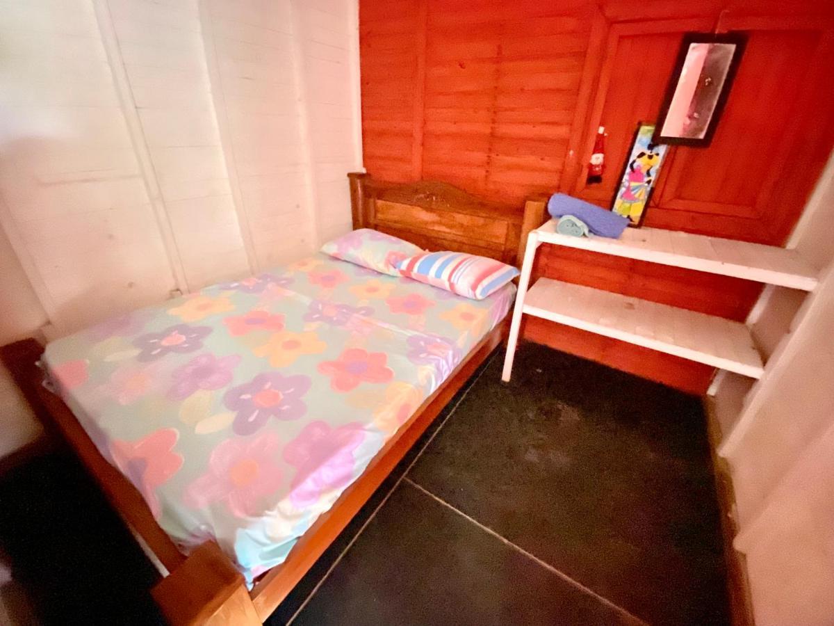 Hostal Paraiso Isla Mucura Bilik gambar