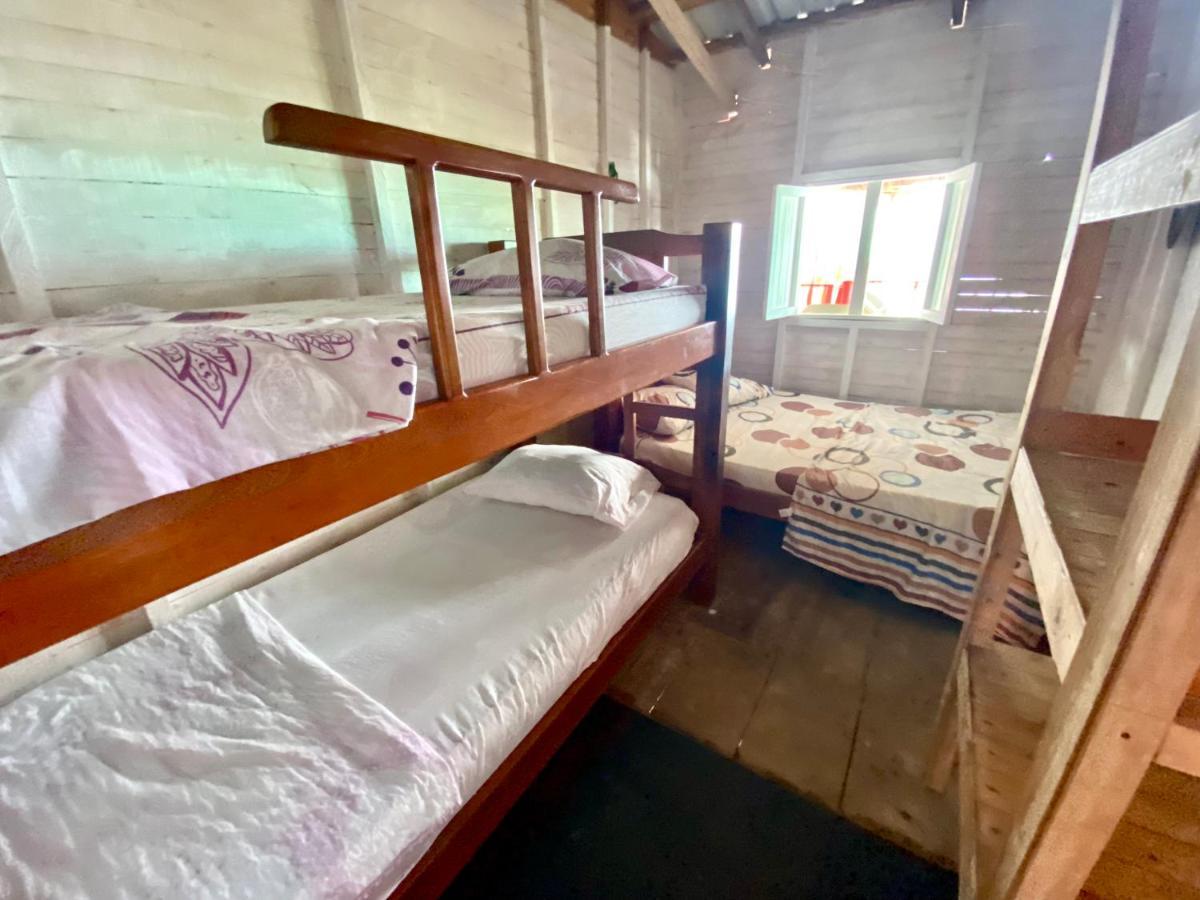 Hostal Paraiso Isla Mucura Bilik gambar