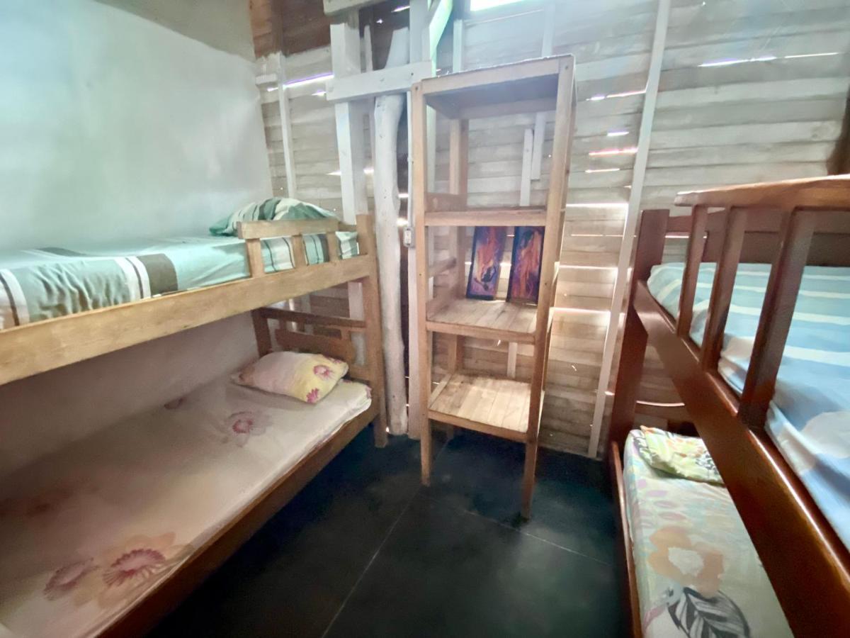 Hostal Paraiso Isla Mucura Bilik gambar
