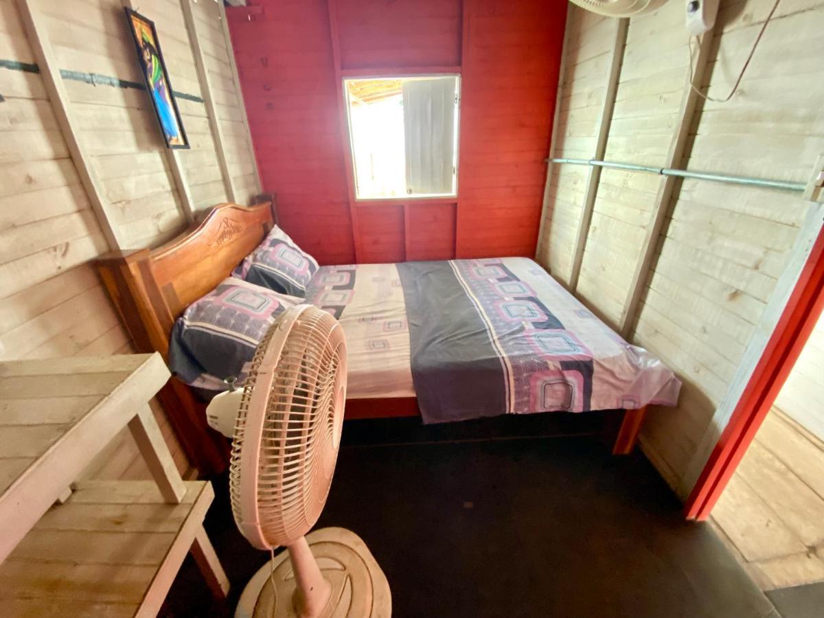 Hostal Paraiso Isla Mucura Luaran gambar