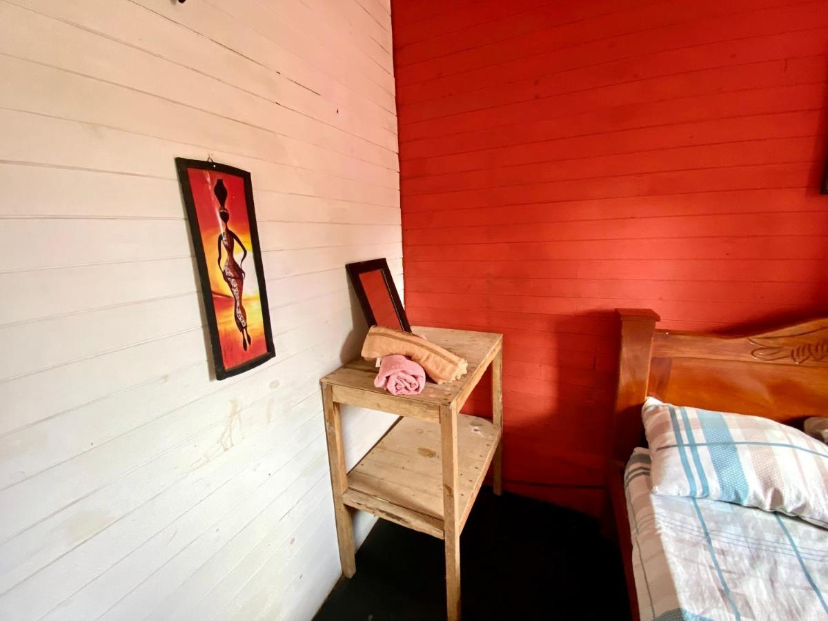 Hostal Paraiso Isla Mucura Bilik gambar